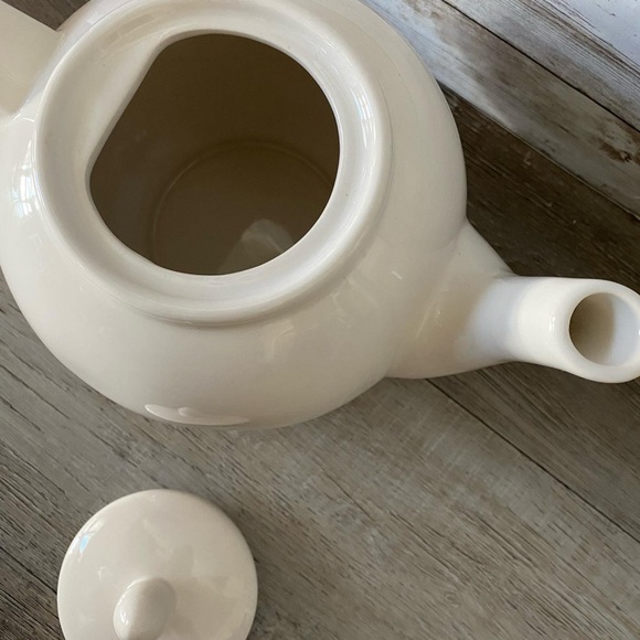 Rae Dunn Tea Pot - Picture 4 of 6